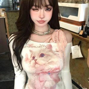 Dreamy Feline Graphic Top - 2000s Fashion Inspired Women's Outfit