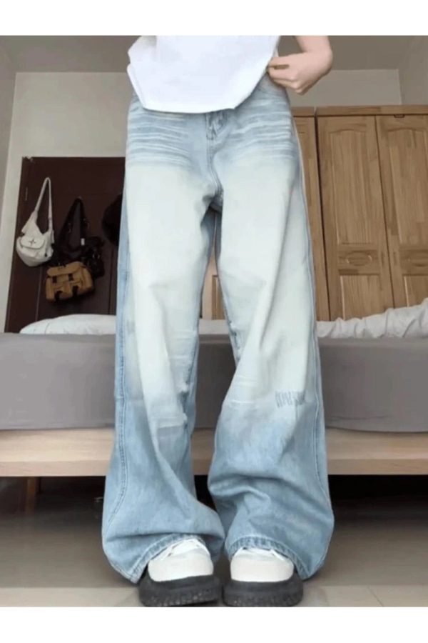 Light Wash Oversized Baggy Jeans - 2000s Fashion Nostalgia Outfit