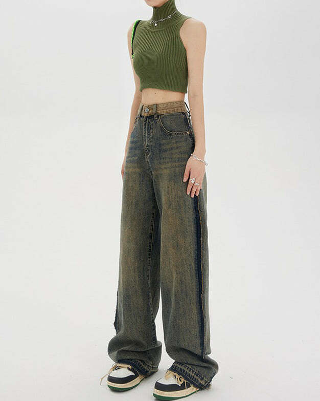 Washed Brown Jeans with Contrast Pocket - 2000s Fashion Nostalgia Outfit